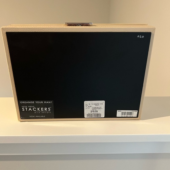 Elegant Tan Jewelry Organizer - Picture 3 of 3